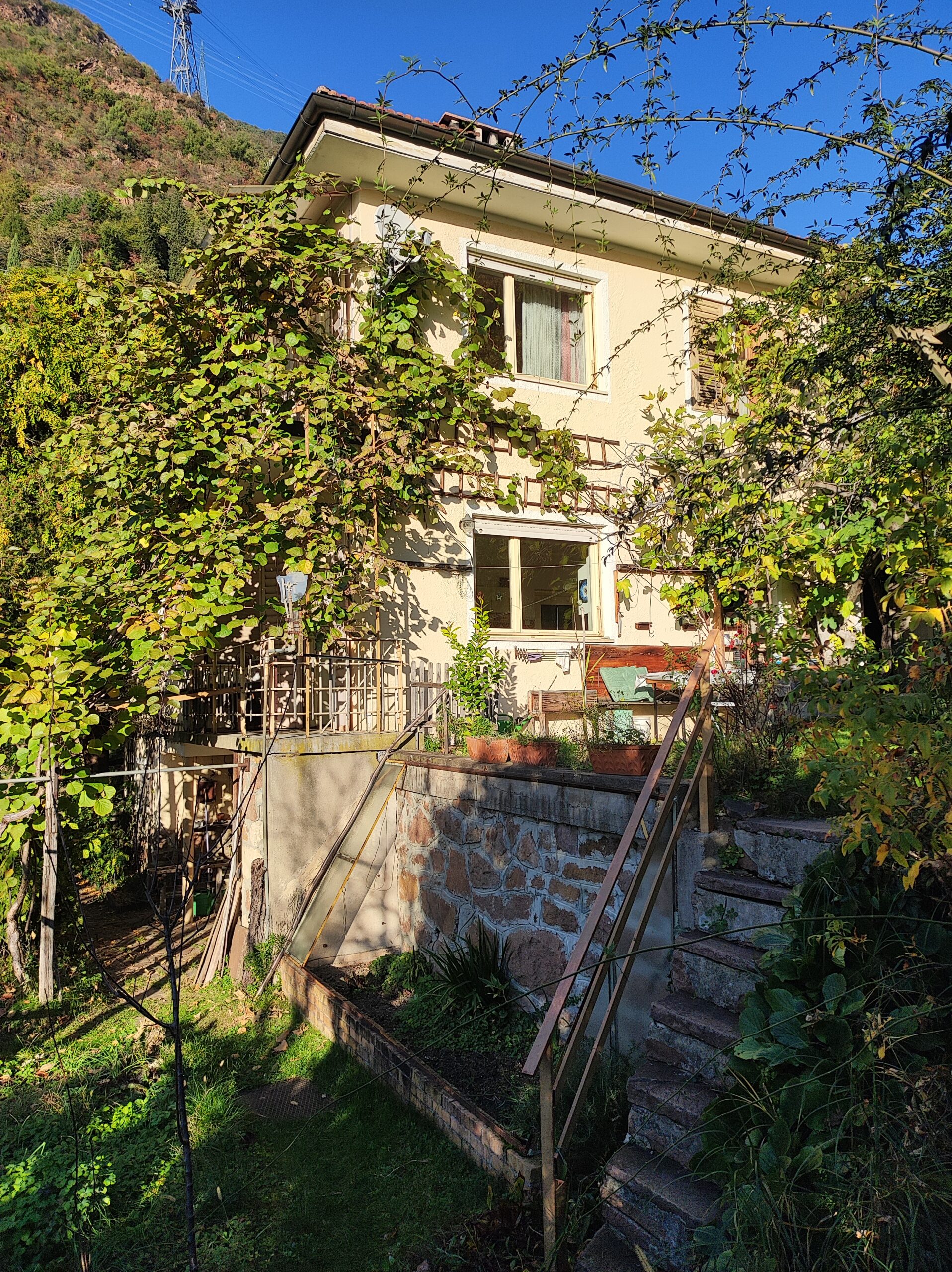 Villa umgeben von Weinbergen nahe Bozen