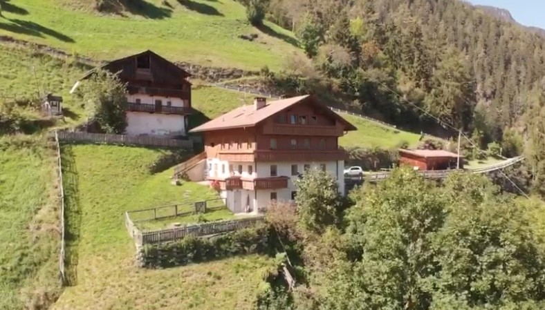 Ampio quadrilocale in posizione isolata per gli amanti della natura