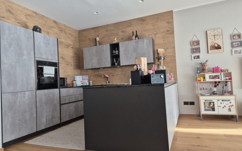 Zentrumsnahe 4-Zimmerwohnung auf 2 Ebenen, neuwertig mit schöner Terrasse in Bruneck