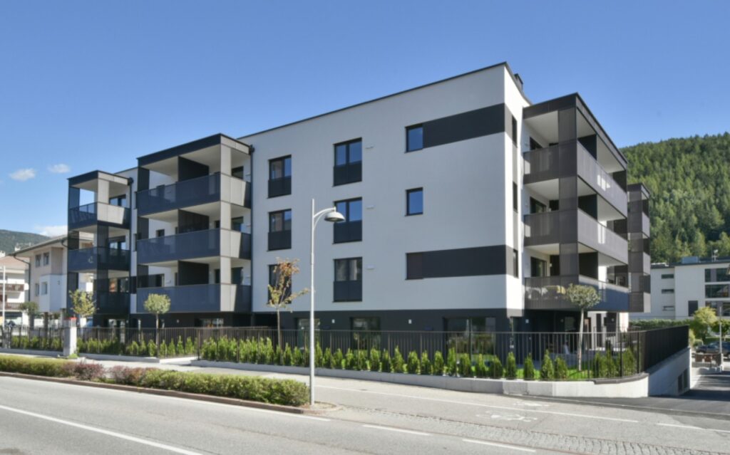 Posto auto in garage a Brunico