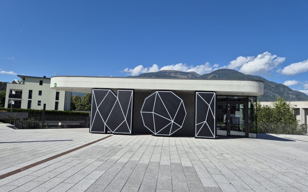 Posti auto nel parcheggio sotterraneo del “NOI” a Brunico