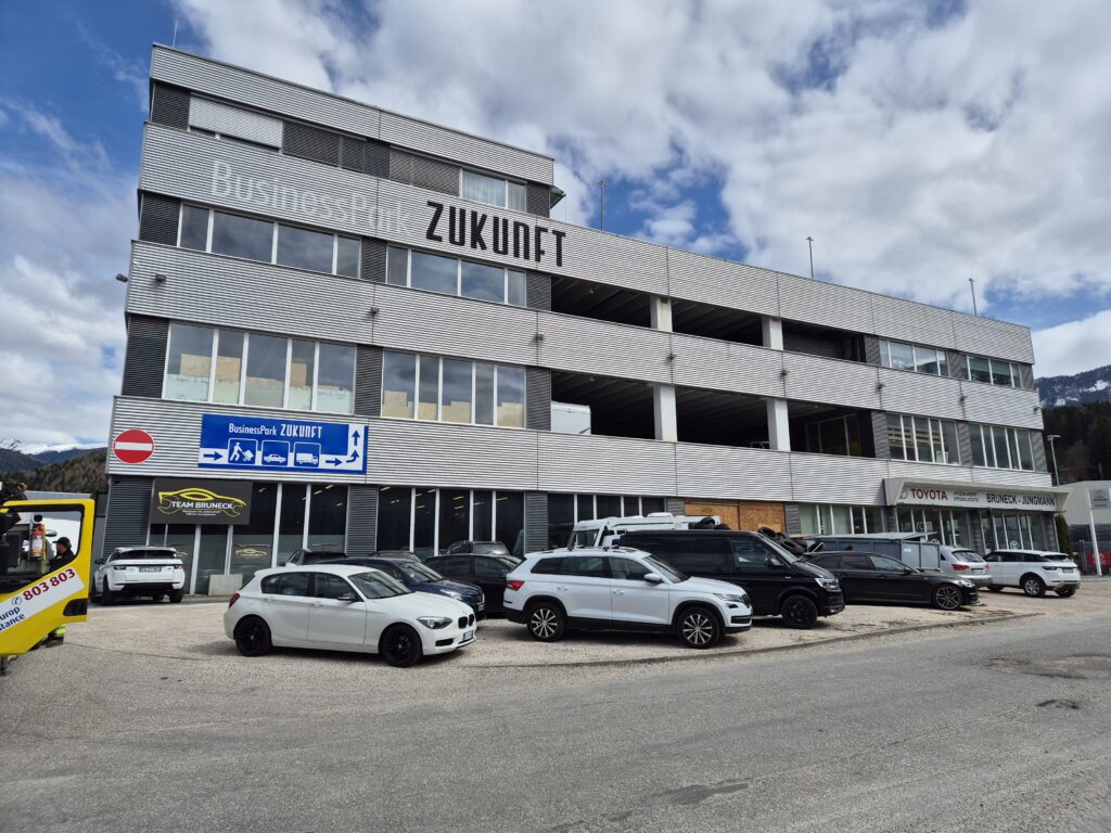 Gewerbehalle in Bruneck