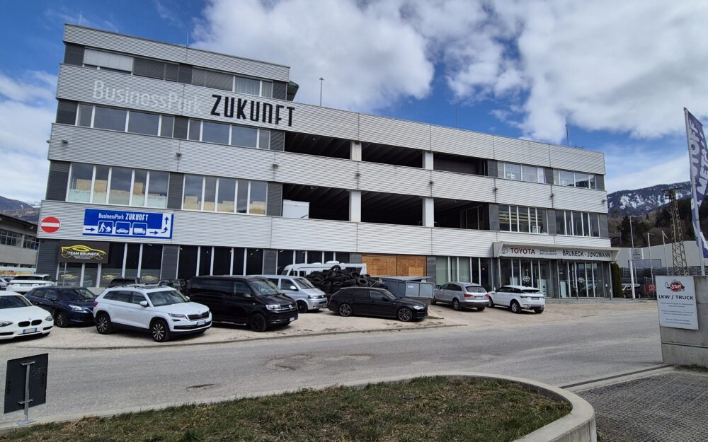Posto auto in Zona Industriale a Brunico