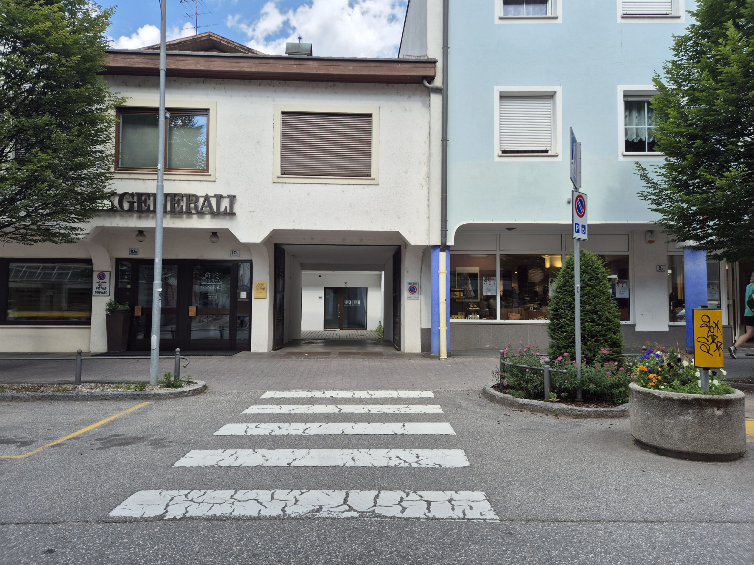 Überdachter Stellplatz in Tiefgarage im Stadtzentrum