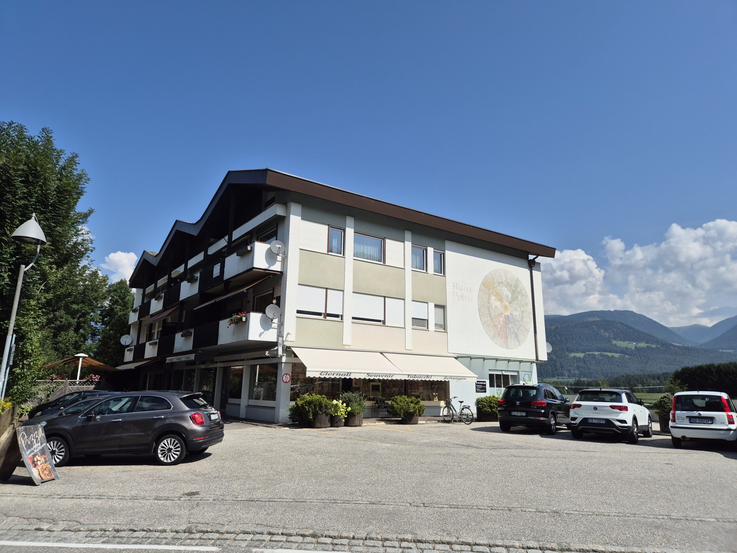 3-Zimmerwohnung, vollkommen saniert im Zentrum von Reischach 3-Zimmerwohnung, vollkommen saniert im Zentrum von Reischach