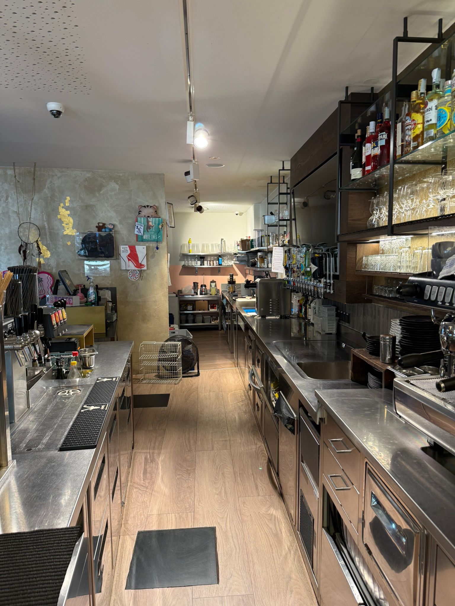 Bar-Cafébetrieb in zentraler Lage von Bruneck zu vermieten Bar-Cafébetrieb in zentraler Lage von Bruneck zu vermieten